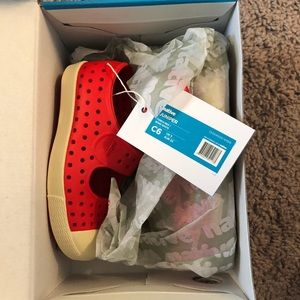 Natives native Shoes Juniper red toddler 6 girl
